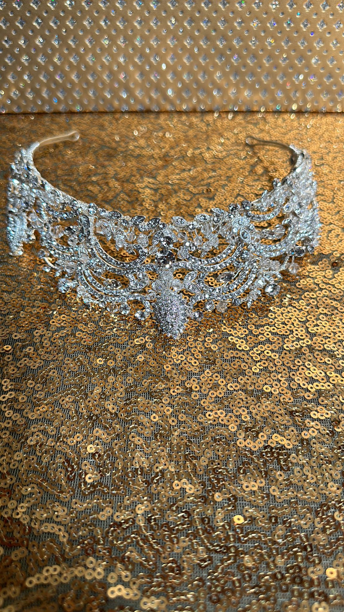 Lira crystal crown