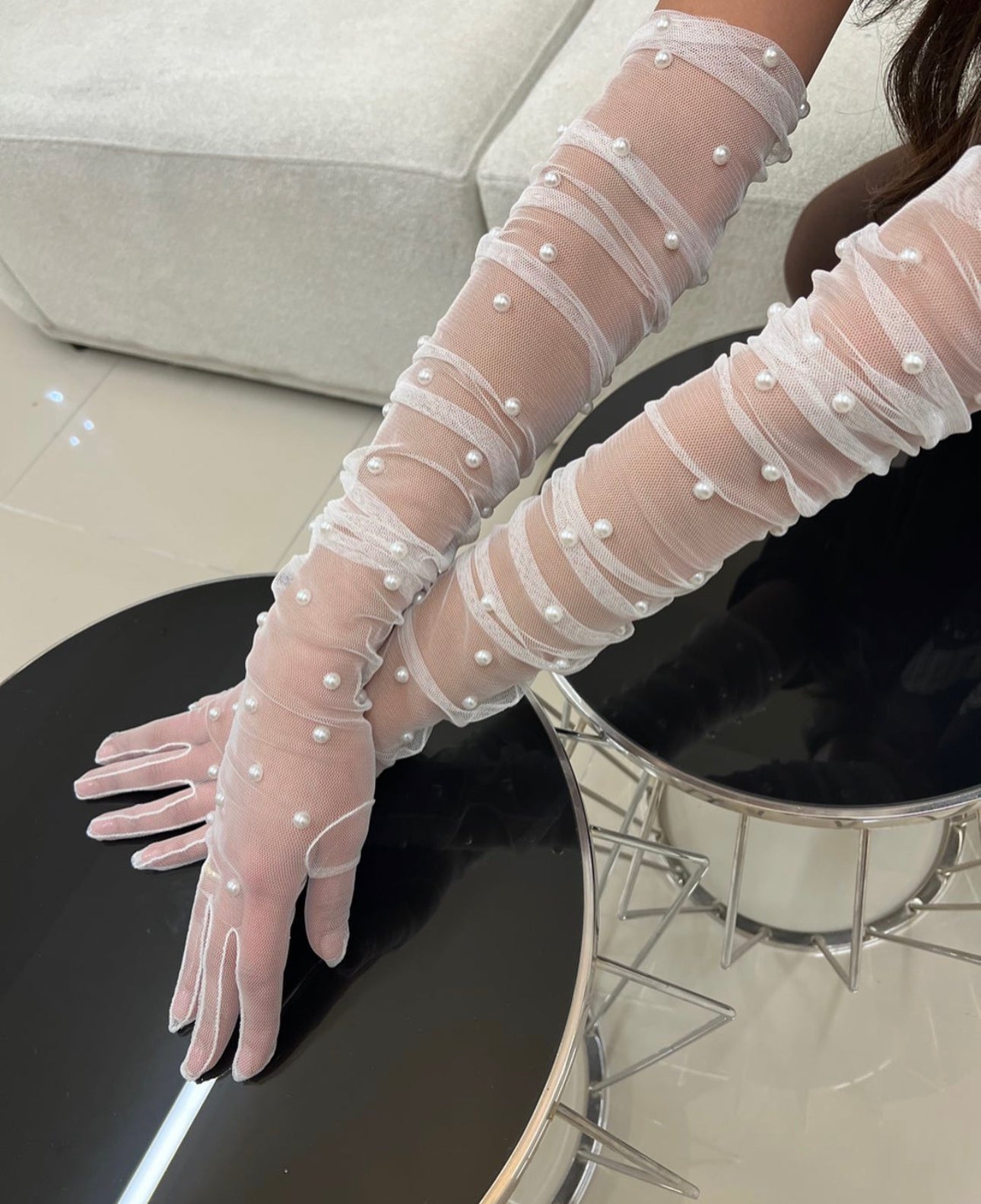 White sheer pearls gloves