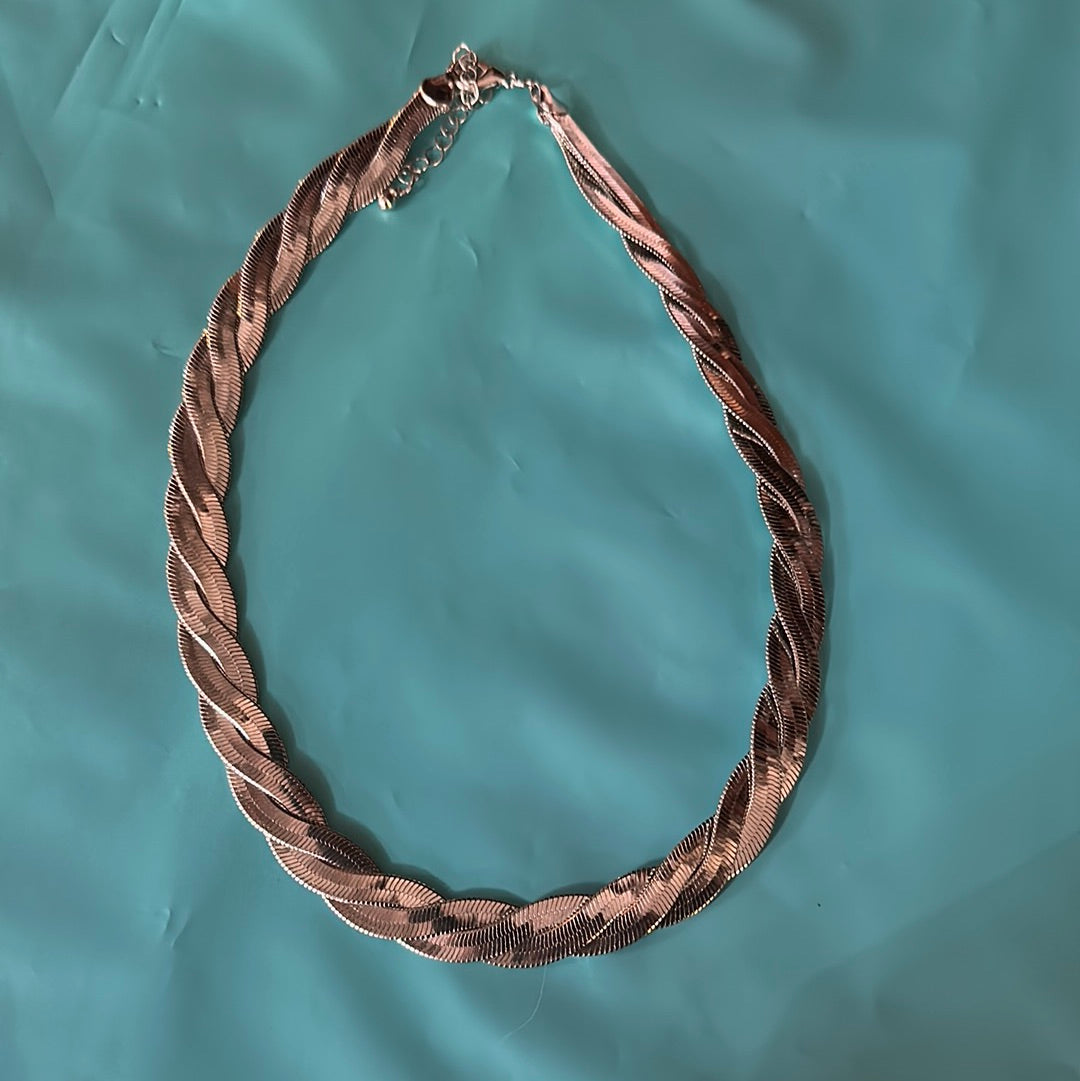 Herringbone choker